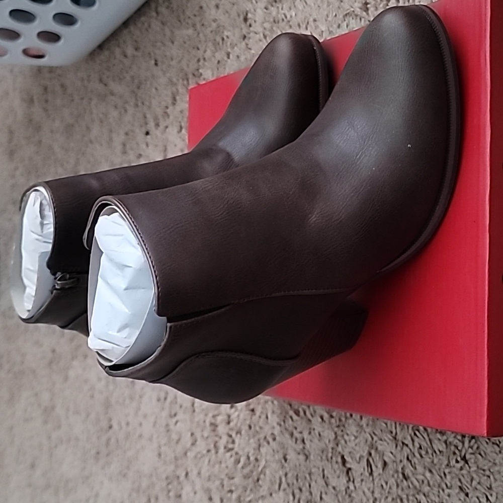 Brown Fashion Focus Booties NWT - Size 8